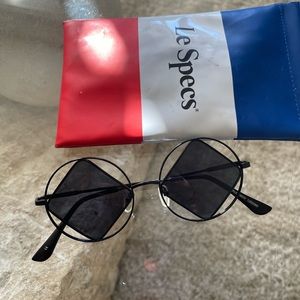 Le specs black circle sunglasses cutout